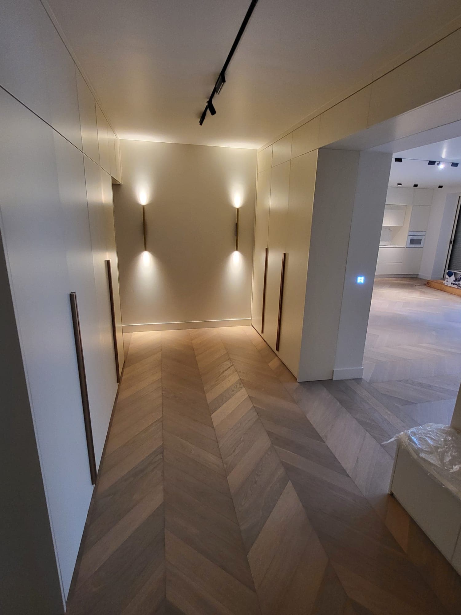 Couloir rénové Paris 16e - MSR Groupe