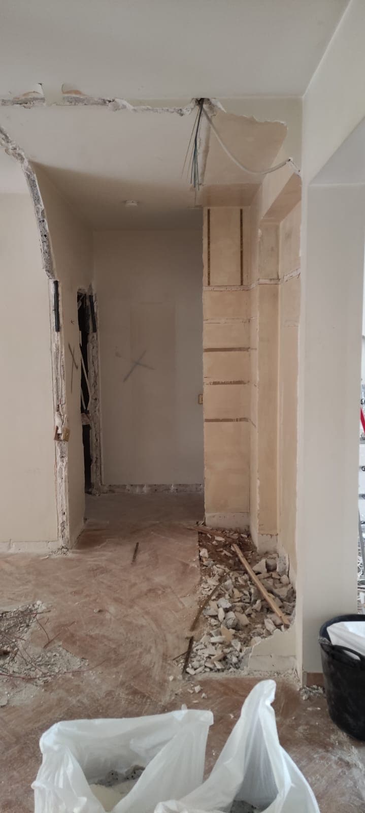 Couloir avant rénovation Paris - MSR Groupe